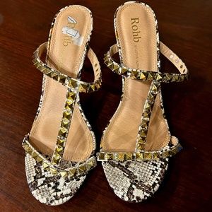 Azria Sandals Vanilla Python